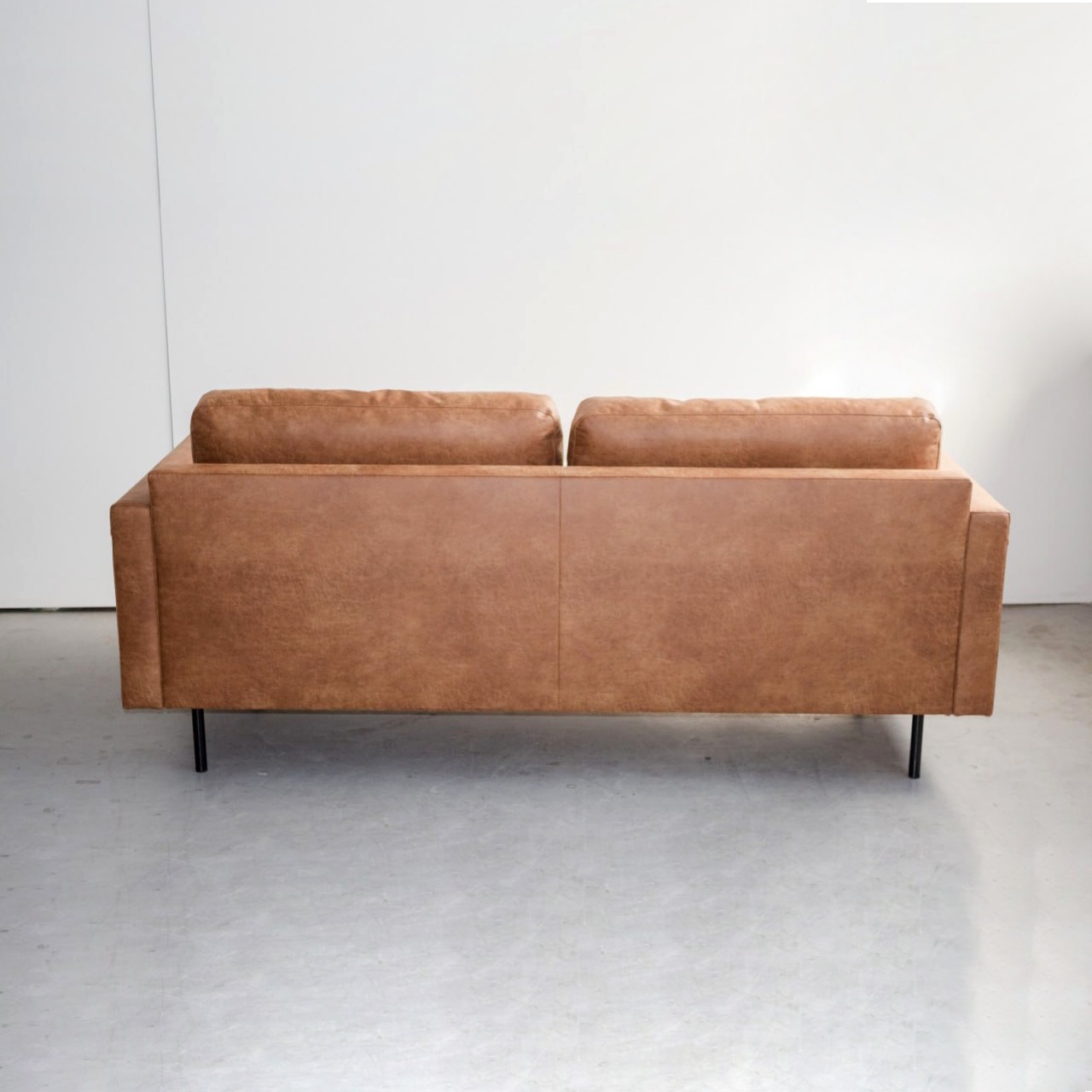 Стильний прямий диван Turku 3-seater на металевих ніжках